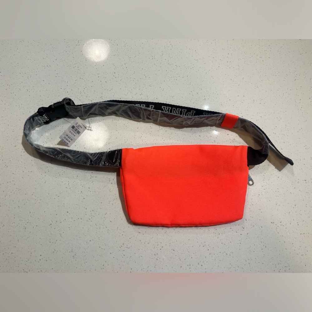 🆕 VS PINK | Belt Bag Fanny Pack Bright Orange Graphic Logo ‘We Run This Beach’ - Picture 4 of 4